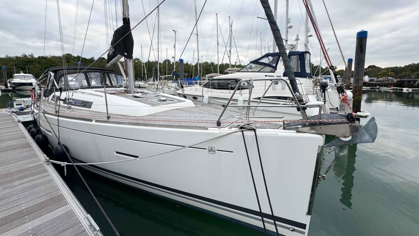 Dufour 405