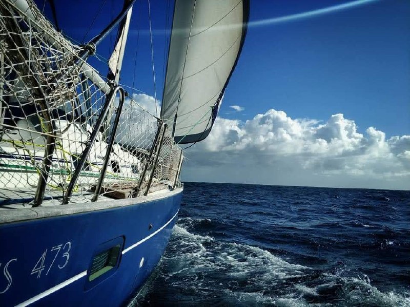Oceanis 473 — маркировка S 473 на борту