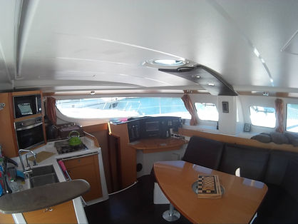 салон катамарана Липари41.jpg